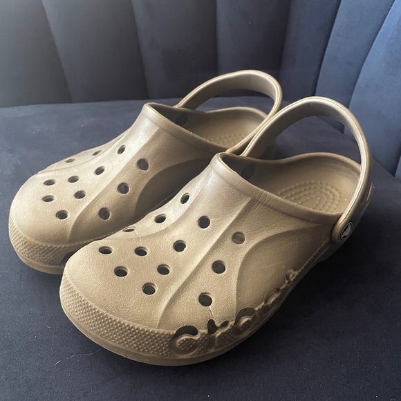 W 10 M 8 Crocs - Picture 1 of 6